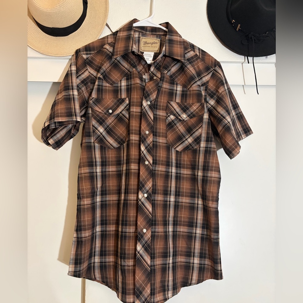 Wrangler Men's Casual Brown and Black Plaid Shirt